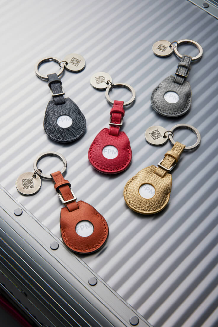 エアタグケース商品イメージ 各色レッド、ブラック、ブラウン、ベージュ、グレー